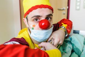 actuar espectáculo hospitalario